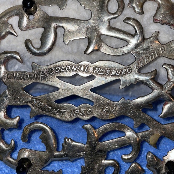 Vintage 1950©️ Virginia Metalcrafters colonial Williamsburg trivet. - Picture 3 of 4